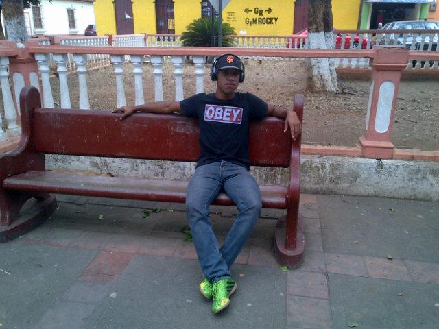 carlos05946128's profile picture. 