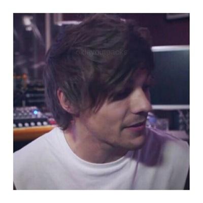 hi please follow @cuddlxyziam thank you ily:)