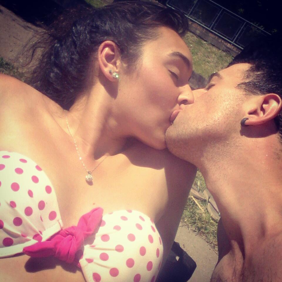 estudiante de enfermeria,19 años,de cagliero, acuariana, incha del mas grande Independiente -3 amor eterno al hermoso de Abel pintos.. pasion por las motos :))