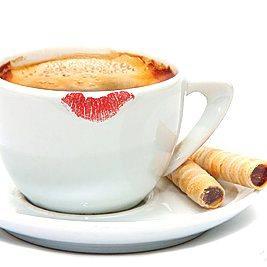 O padoca com batom surgiu da idéia de unir o útil ao agradável, ou seja, minhas maiores paixões: café, confeitaria e como toda mulher o bom e velho batom!