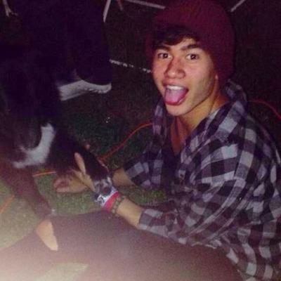 BlissfulKiwi's profile picture. —;❝I need to pee.❞— Calum Thomas Hood;「Son of Apollo. Eighteen.」[PercyJackson. 5SOS]