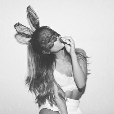 Welcome to the facts about Ariana Grande!