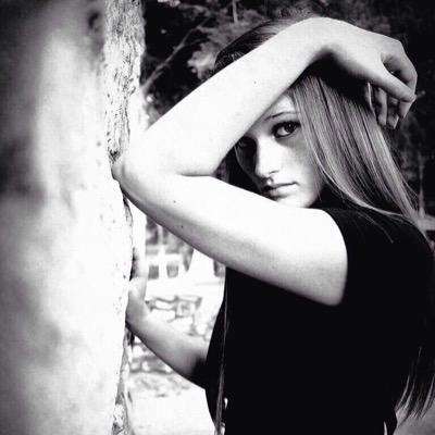 CONGRATS BC RACHEL FOLLOWED YOU! (slaychel follows this account)