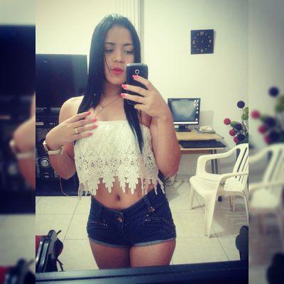 GOD AND MY FAMILY                                             Instagram; _leanisruizc