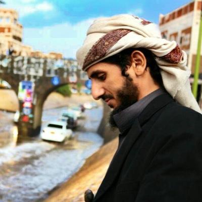 أُتابع بصمت، أقرأ عُقول المُغردونَ بإعجاب أو تَعجُب !! وكُلما ازداد عِلمي، ازداد عِلمي بجهلي ....
( عدم مُتابعتي لك، سببُها إختلاف اهتماماتنا فقط، ويبقى الود ).