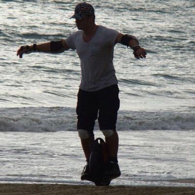 iOS & Android dev, painter/writer. Read my free 2D Book Android/iOS: https://t.co/7AFR3oSFNd