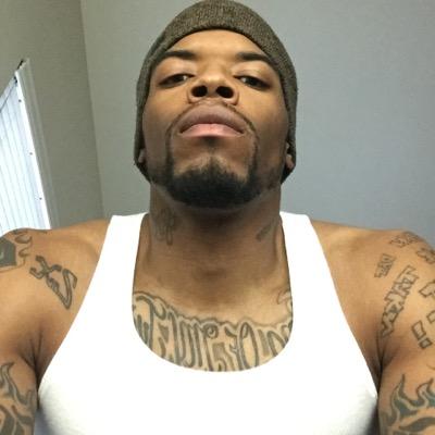 MrTopShelff's profile picture. finger n tha middle(all 3) 4all shits concerning: TopShelff2x@gmail.com #duklife Im onNat  https://t.co/L8MNevm2wy  #thinkimlyin
