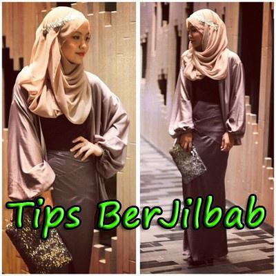 Di follow aja dulu Tips BerJilbab, siapa tahu cocok. Yang pasti ukhti akan dapat Info tips, trik, acara dan update berita  menarik seputar hijab