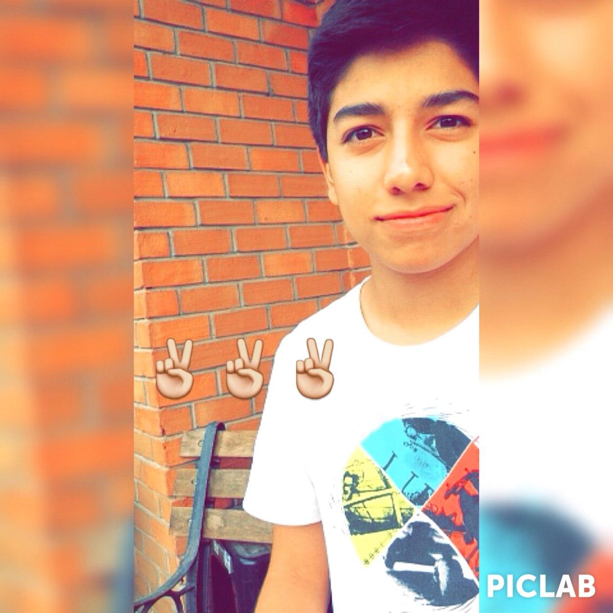 vicho710's profile picture. 15años (: house♫ instagram @__vicho__