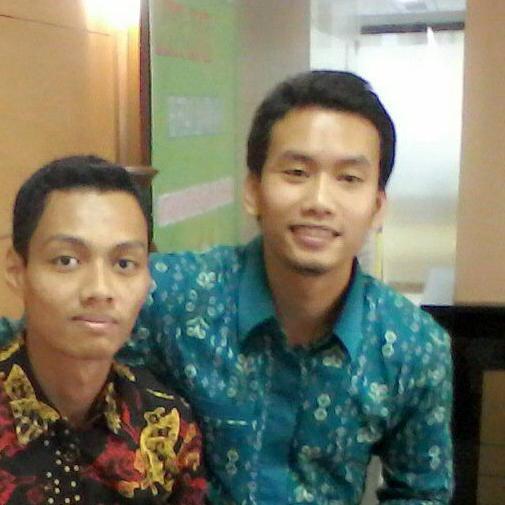 R_Zakaria17's profile picture. 