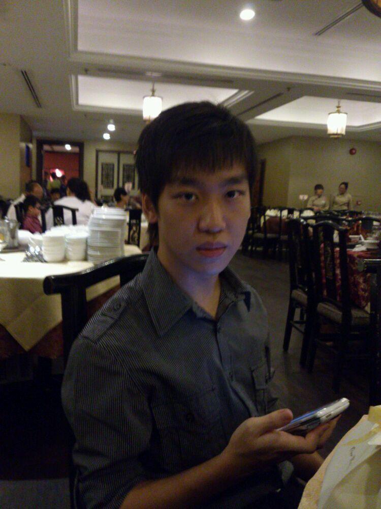 FlyingPenguin94's profile picture. 