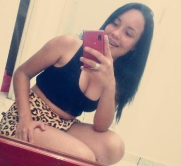 Eu só tenho cara de santinha , sempre faço com jeitinho ♪                       Insta : _tatacristineh