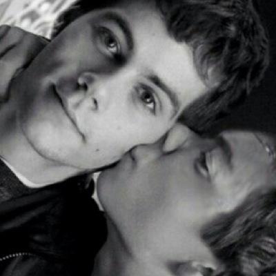 YouTube is life!!!! Newtmas is OTP!!!!