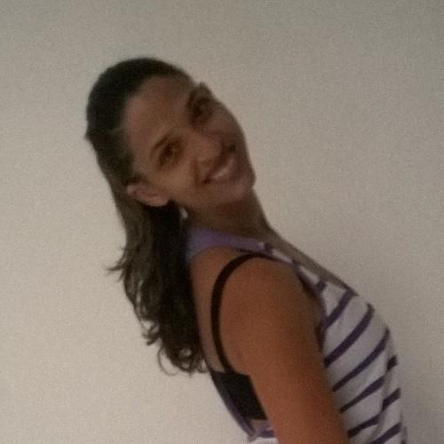 Estudante de fisioterapia, casada, mãe de duas meninas lindas e iniciando o #vmprojetosaude 2015 focando na saúde física  Fazemos parcerias