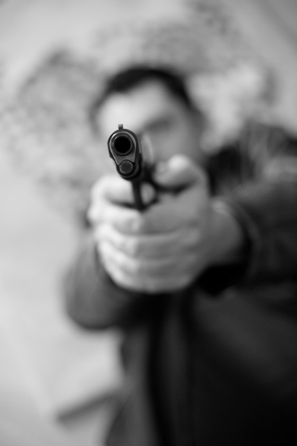 Toronto artist that uses weapons to paint iconic images