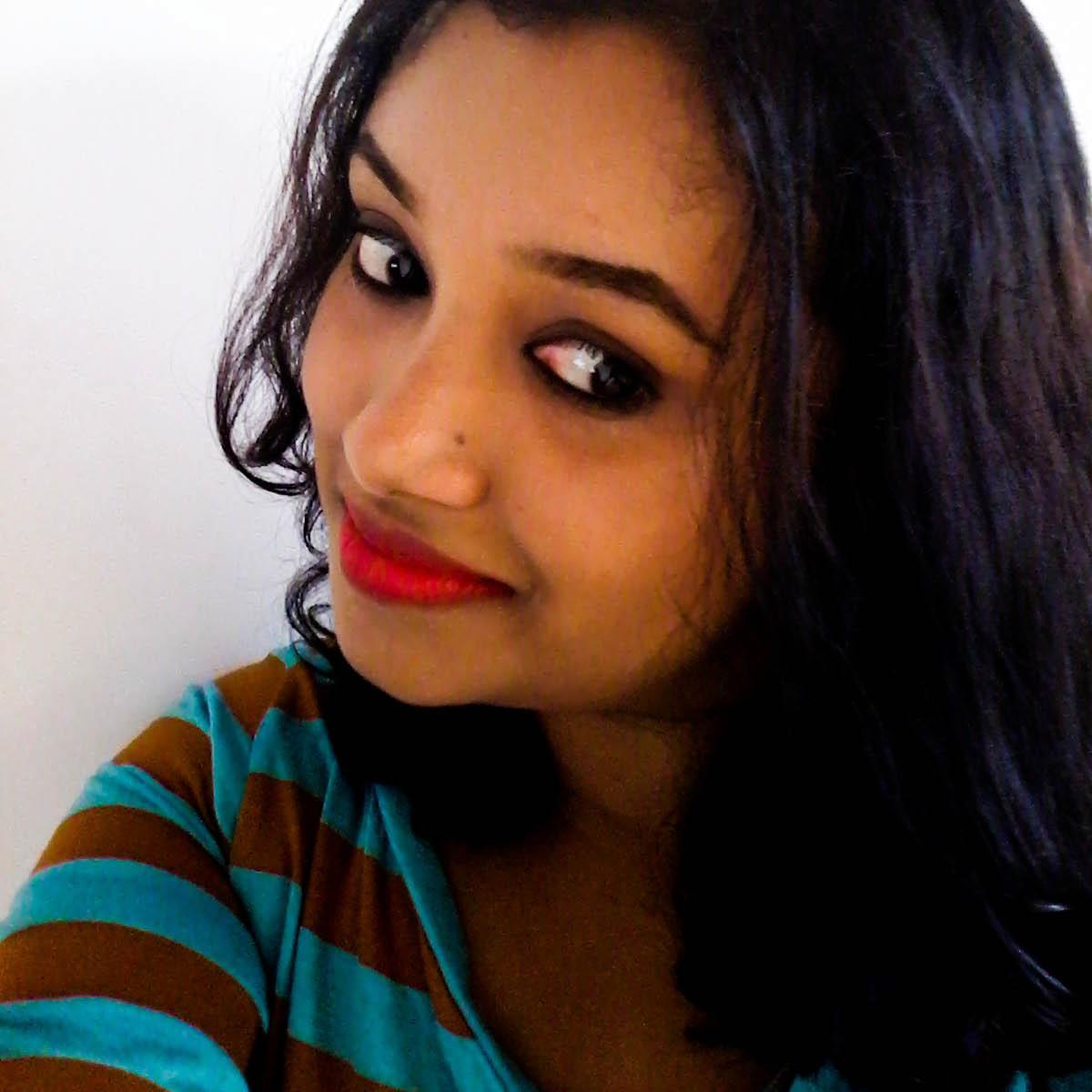 ✿✿✿ I'm a writer, blogger, dreamer, poet who ♡ to read & a marketer by profession ✿✿✿