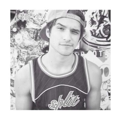 I'm not complete  unless you're in my arms @Fallen_Argent |Teen Wolf|Rp|