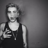 Live in the moment. Keep smilig when it's hard, because you are beautiful. ♥ go follow @NashGrier! DO IT                                     0/12 ♥ Male