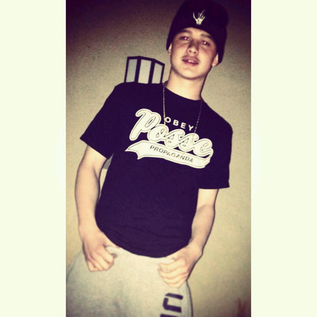 Me and my niggas run marathons, while you niggas aint even signed up.