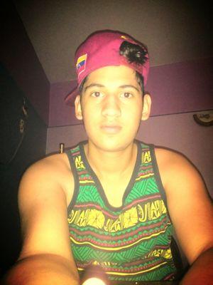 ^_^ Sígueme Y te Sigo ^_^.. Si el pasado te enseño a besar así bendito el que estuvo antes de mi..Si otros han sido tu escuela yo seré tu graduación