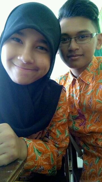 aku umur 16, tinggal di malang jawa timur. if you want to know more about me, just follow me