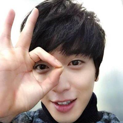 RolePlayer of @JYHeffect [failed] • CNBLUE Top Of The World! • 220689 • babehnya @TJesperchoo • SUNDASQ