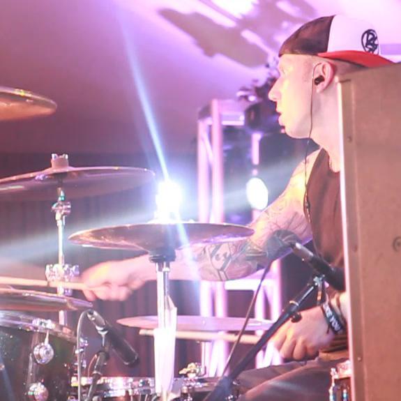 Independant drummer. I play Hip-Hop, Worship, Hard Rock...more. ALSO: Drummer for Counted - https://t.co/S4vL7qb0m4 and Christ Community Church