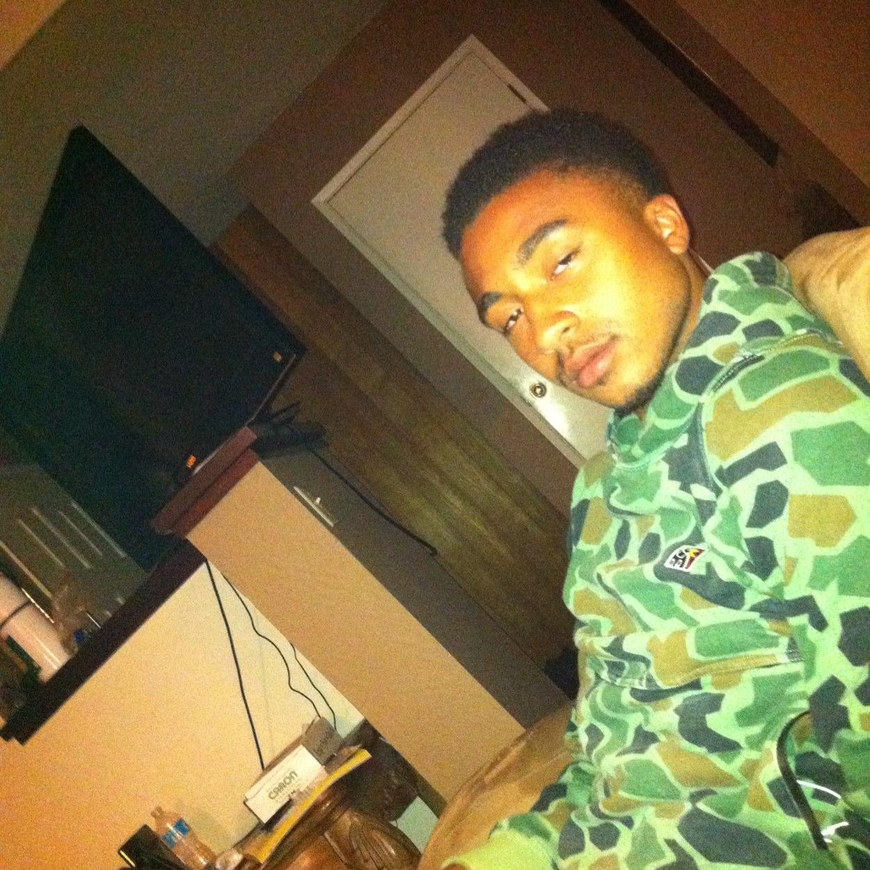 Cut from a different cloth
Lil Rie