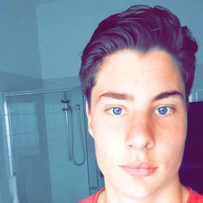 ronoCnocaeD's profile picture. why does this bio section require me to use 99% of my intelect