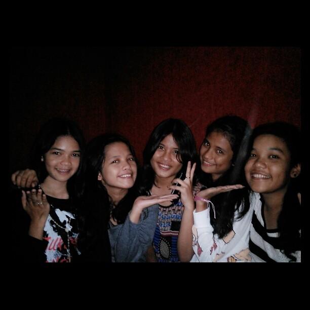 s_teresia's profile picture. Theresia Situmorang | |=)) || Brimantala ;) || LESTARI !!!