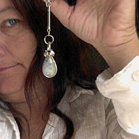Professional Tarot Reader & Psychic Medium. Certified Hypnotherapist. Vortexian.