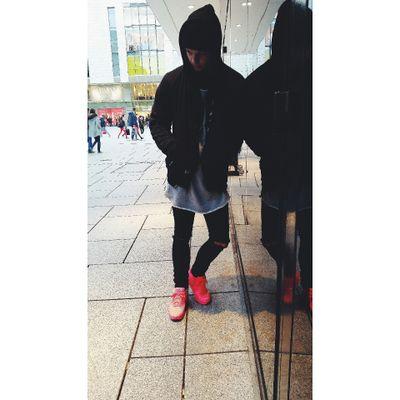 - Photographer&Streetwear -  
Follow me on Instagram
@johnatelier