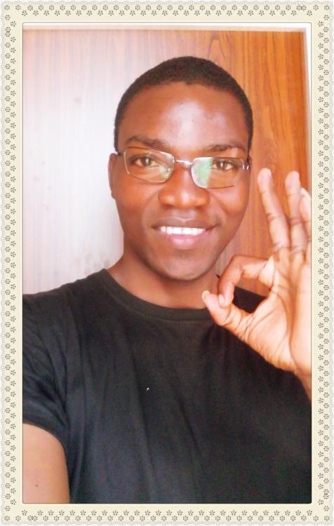 Eu luto por uma Angola justa, livre, democratica unida e pacificada.