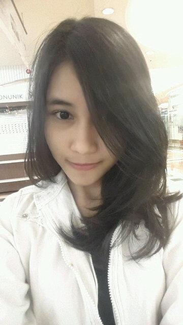 AnggieHerlinaR's profile picture. I love allah, my family and myself.