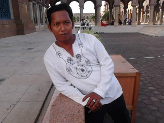 Jika Anda rasa sedih, alihkan pandanganmu ke arah LANGIT, sadarlah dan selalu ingatlah bahwa Allah sentiasa bersamamu. pin:29D4D54B