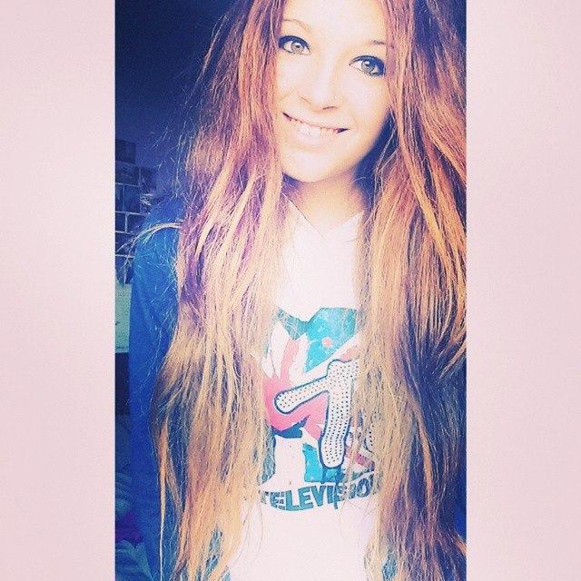 Alexa_Savchenko's profile picture. Te has levantado sin ganas de vivir? Coloca tu mano sobre tu corazon. Sientes eso? Se llama proposito, estas vivo por alguna rason.