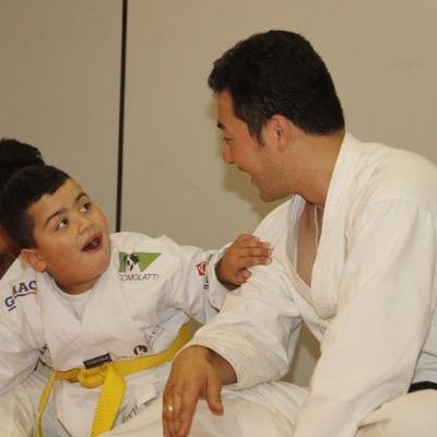 Educador Físico; faixa preta de Taekwon-Do; tesoureiro voluntário do Instituto Ilis de Inclusão Social.