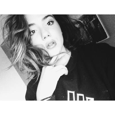 -Singer/songwriter 
-Anything music really 
-Western Sydney Represent ✌️
-straya (Australian)