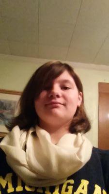 Loves 1D and 5SOS. Loves to read and be online. Play Bari Saxophone and loves band. I want to travel around the world.
