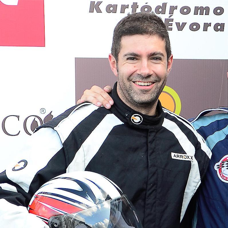 ismicampos's profile picture. Ingeniero Técnico Informático.
Buscando mi verdadero lugar en la vida.