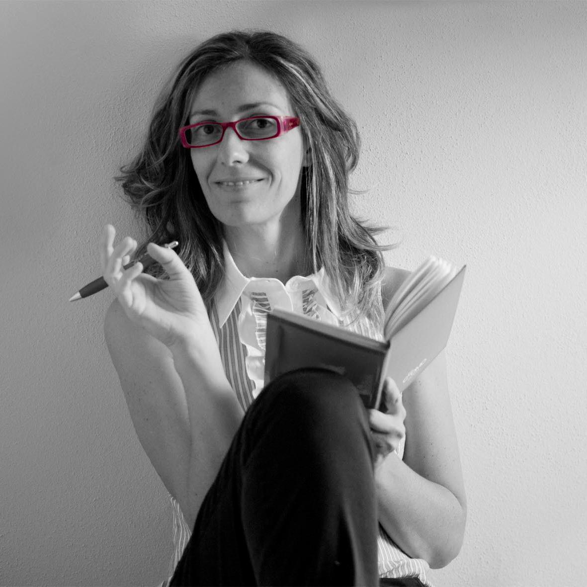 Consulente in grafica e comunicazione, ex-giocatrice di volley, mamma felice.