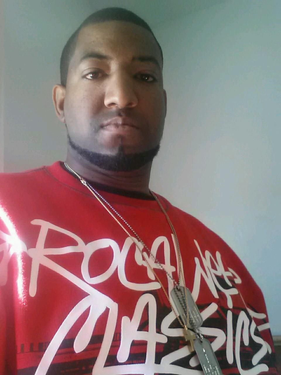 I am The Offical Road Manager to @TRell785 _ @IamDjyellaboy _ @KidBenz WE OUT HERE its SQUIRREL The Road Manager BITCH / IG: HoodricHProd