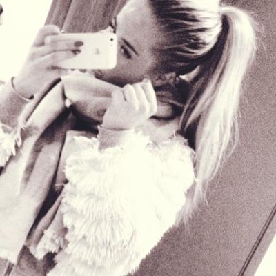 Britney. 21 year old from Sweden living in New York City ✌️Hockey fan forever ~ Devils Rangers AND Islanders. New twitter so follow me