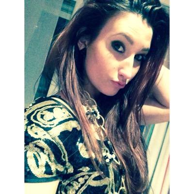 Conteornella_g's profile picture. 49 mois avec mon 50nuances•Italienne• 21ans• Estheticienne• Pas de culotte madame Grey ? J'approuve  Mr Grey •#50nuancesdegrey #jamiedornan #monsieurgrey