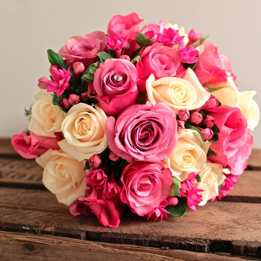 Freelance florist. Mum to two boys. Busy with florist scissors or clearing up mess.