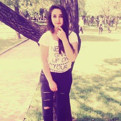 benazililham887's profile picture. 