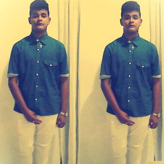 Se Acuerdan De Leonardo De Oro EL Feo Ese Que Adoran Y Valoran Mucho Y Lo Respetan Bueno Volvio! Con Sus Tweets Te Amo Best ^_^ Novia Te Adoro ^_^3 Un Mundo