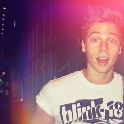 5sos suck up my time like i suck their dicks you feel me