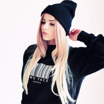 seguime en mi tweet personal: @iarutavella  y en mi instagram: iarutavella00