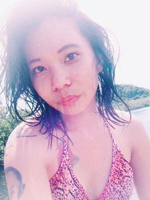 switlylasut's profile picture. Mother and wife.